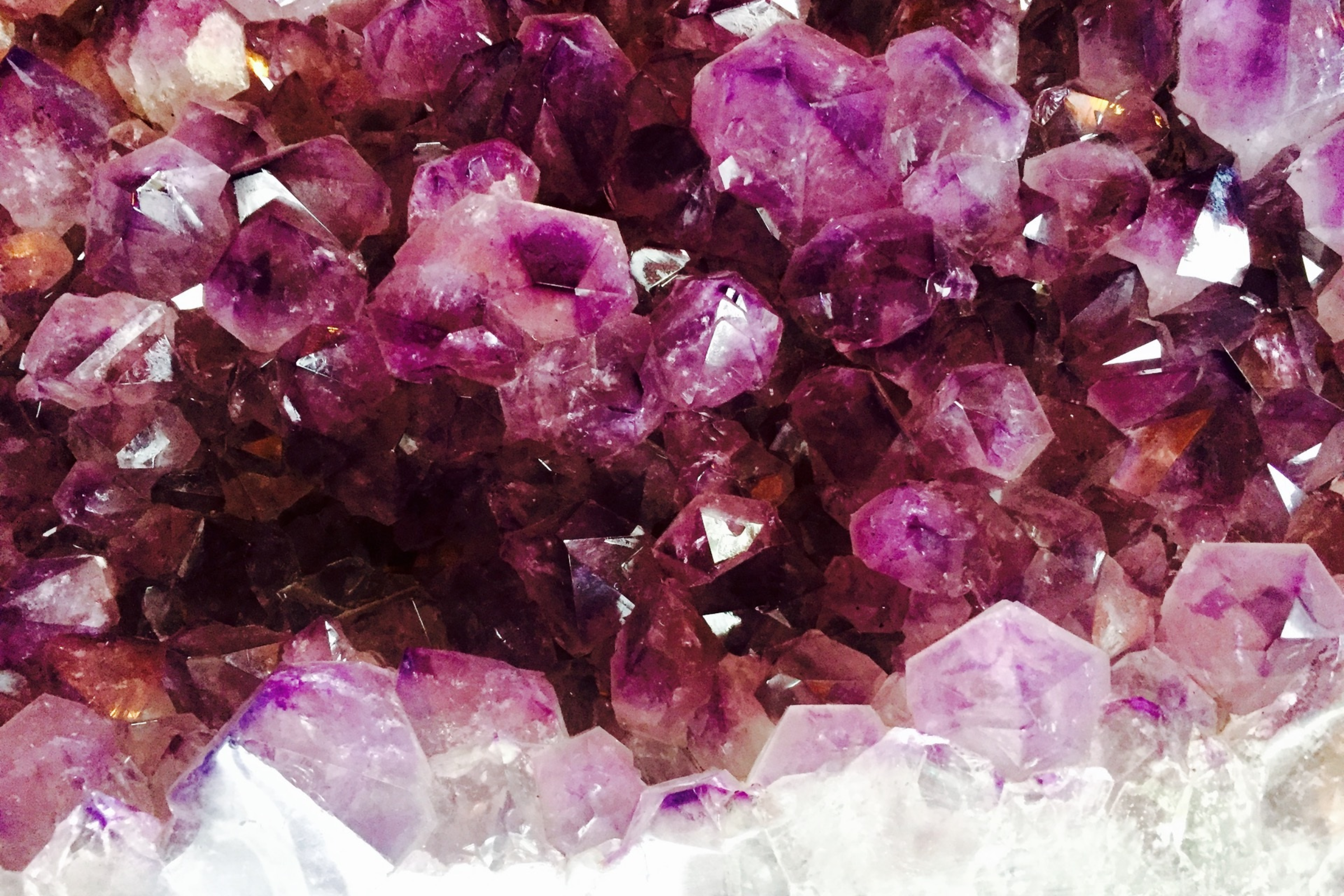 Cristaux d'améthyste utilisé pour les soins de lithothérapie